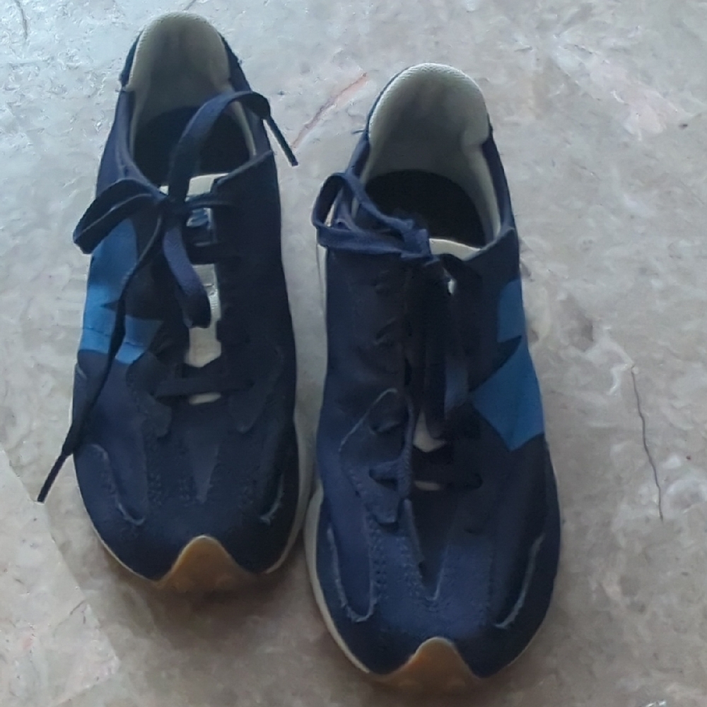 New Balance 327 little kid sneakers